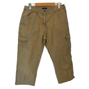 Reitmans women’s beige cargo capris size 9